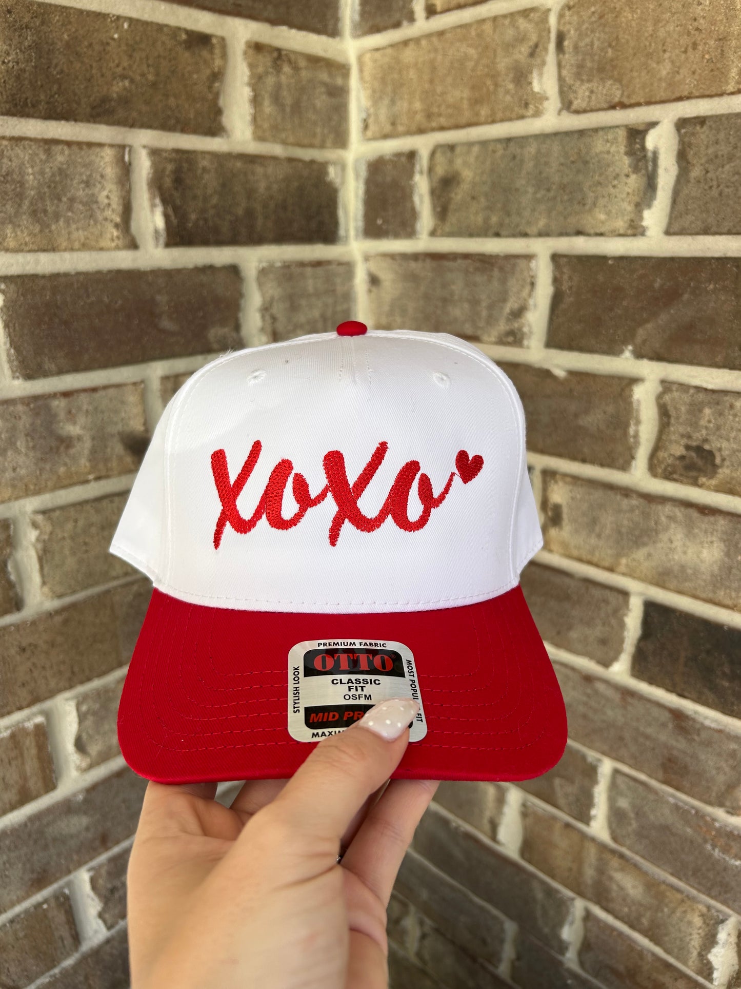 xoxo hat red